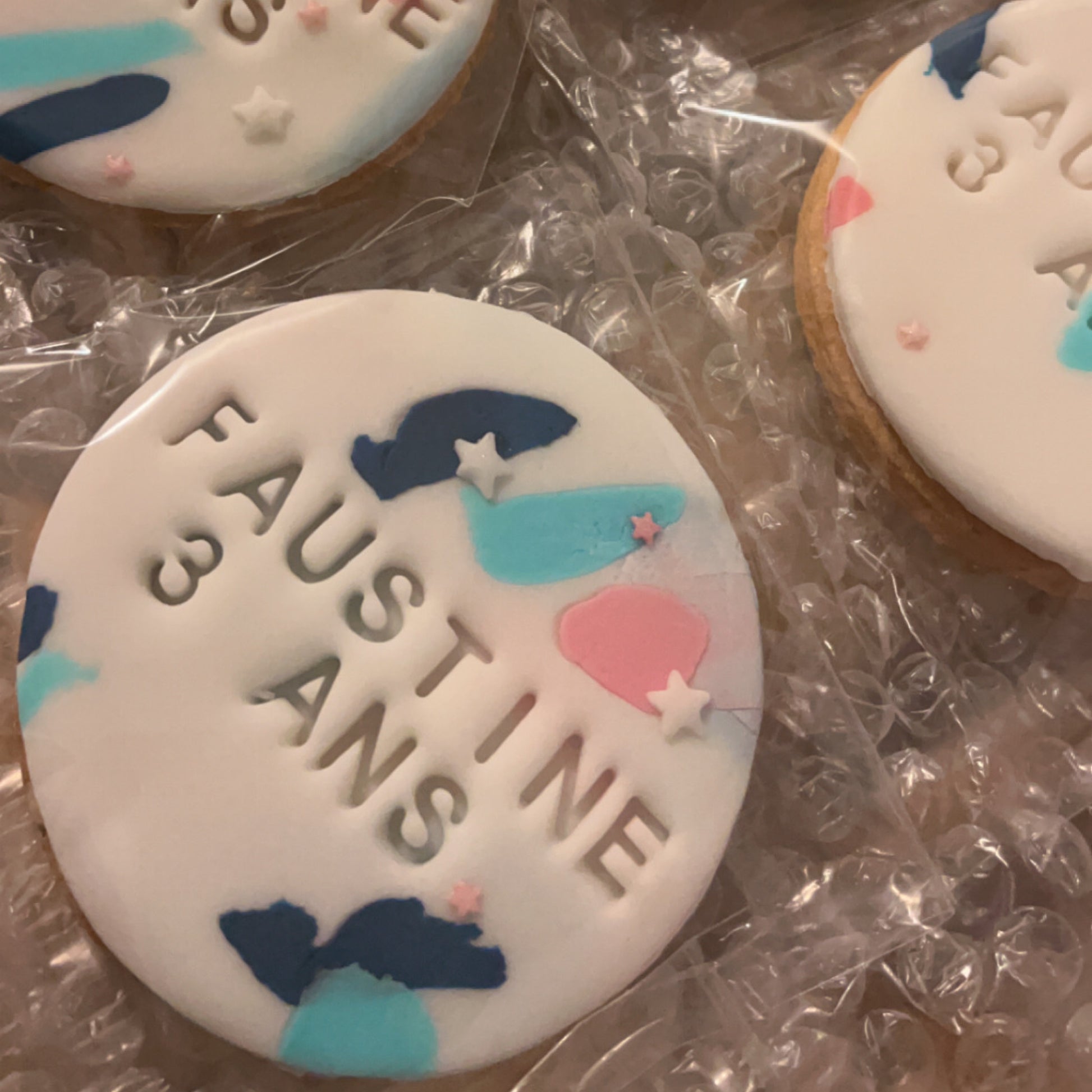 Biscuits personnalisés, biscuits mariage, biscuits baptême, biscuits anniversaire, cadeaux invités, cadeaux personnalisés, sablés personnalisés, mariage, baptême, cadeau maitresse, cadeau saint valentin, cadeau st valentin, biscuits saint valentin, Biscuits, cadeaux invités, cadeau personnalisé, biscuits artisanaux, biscuits personnalisés, cadeau original, cadeau mariage, baby shower, anniversaire, cadeau, baptême, remerciement